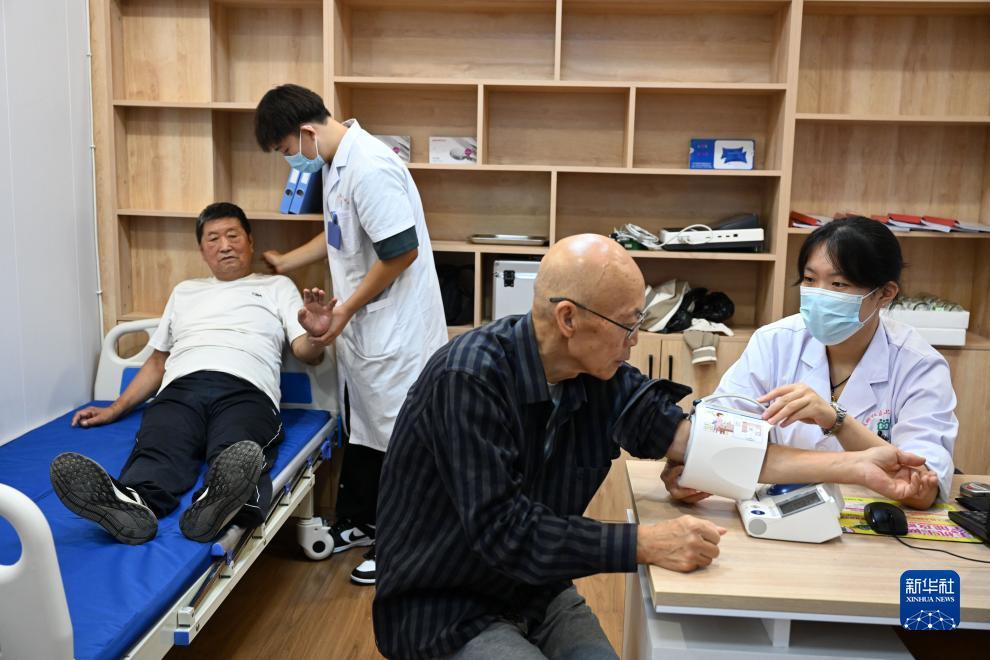 百万疯狂炸金花